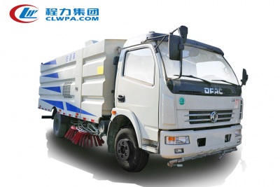 Road sweeper truck