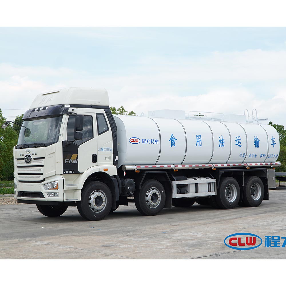 Powerful 25.6m³ Edible Oil Tanker for Heavy-Duty Transport